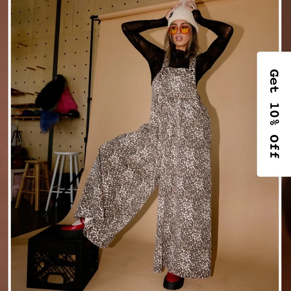 Dressed in LALA Big Feelings Oversized Denim Overalls in Vintage Leopard - Picture 4 of 7